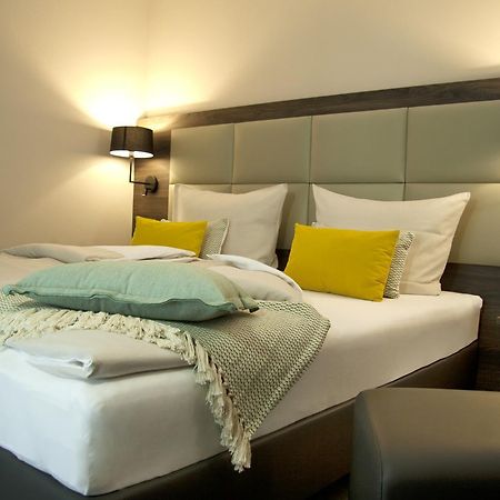Hotel Am Moosrain Garni 艾汀 外观 照片