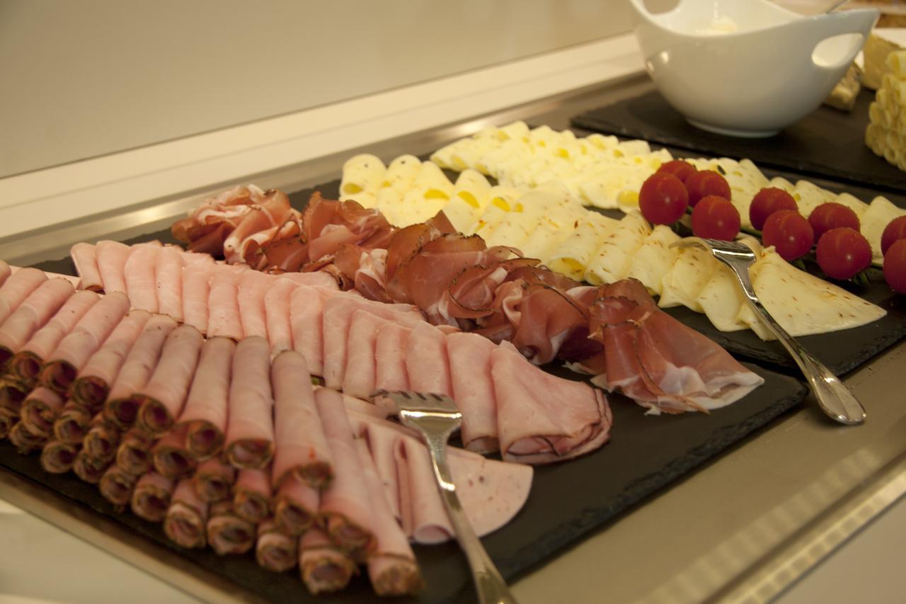 Hotel Am Moosrain Garni 艾汀 外观 照片