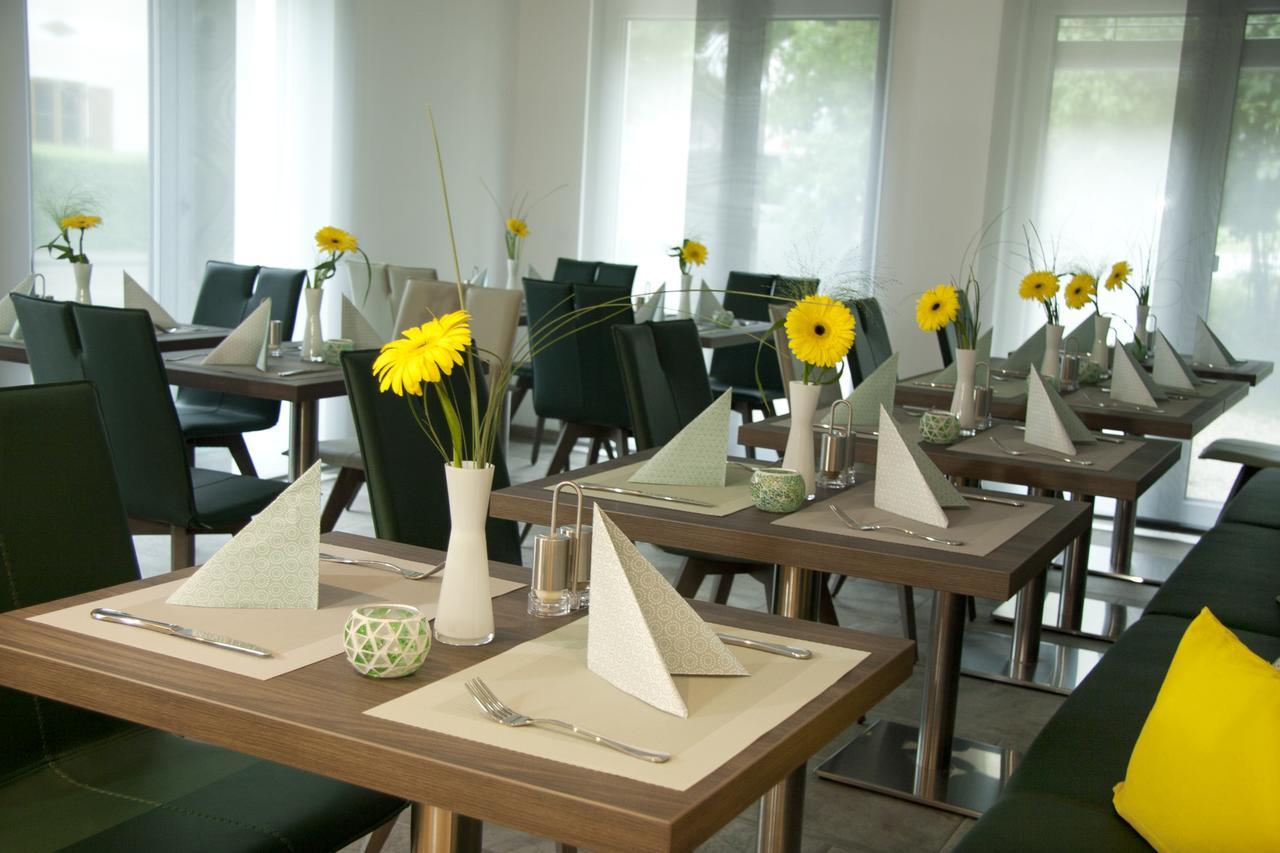 Hotel Am Moosrain Garni 艾汀 外观 照片