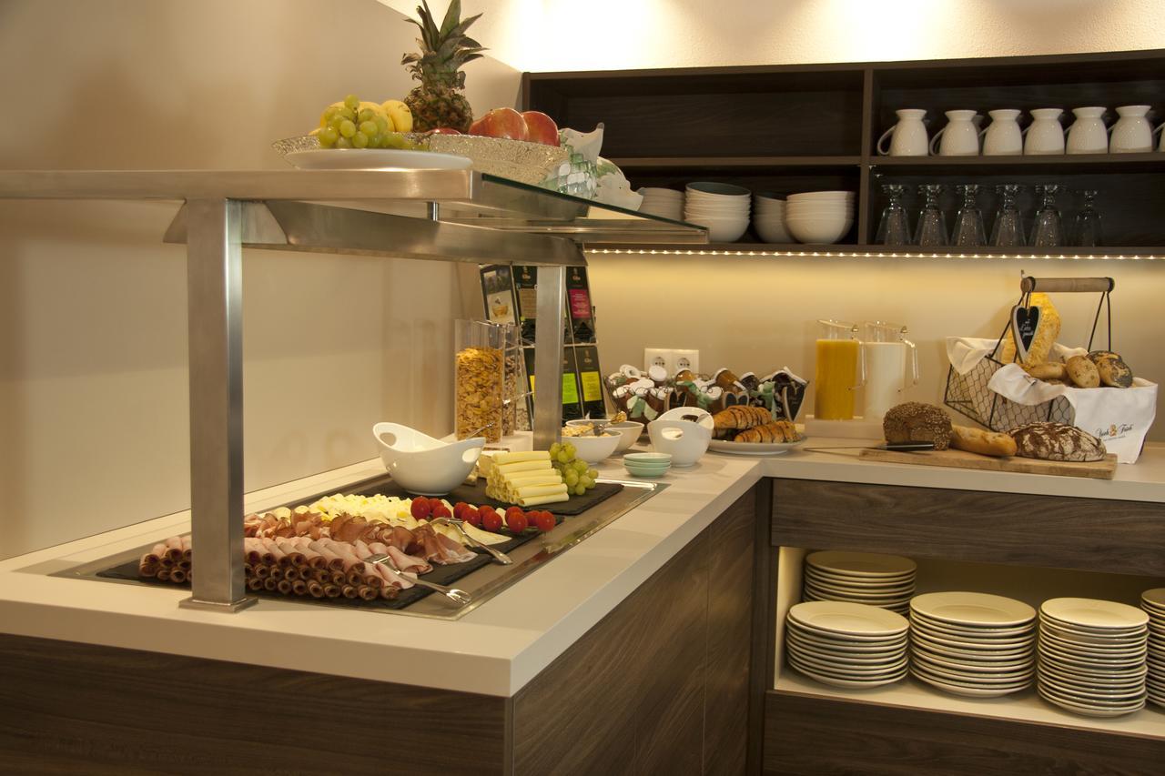 Hotel Am Moosrain Garni 艾汀 外观 照片