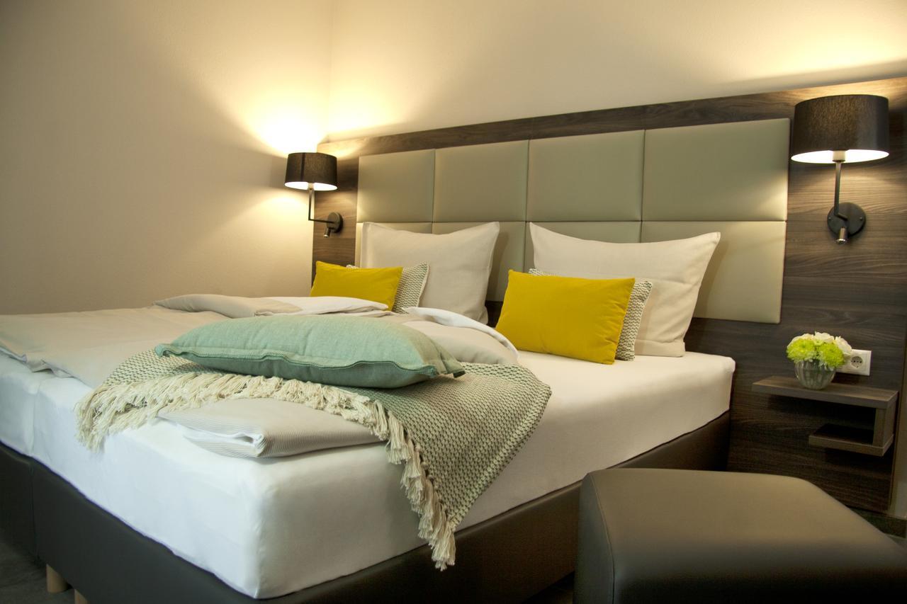 Hotel Am Moosrain Garni 艾汀 外观 照片