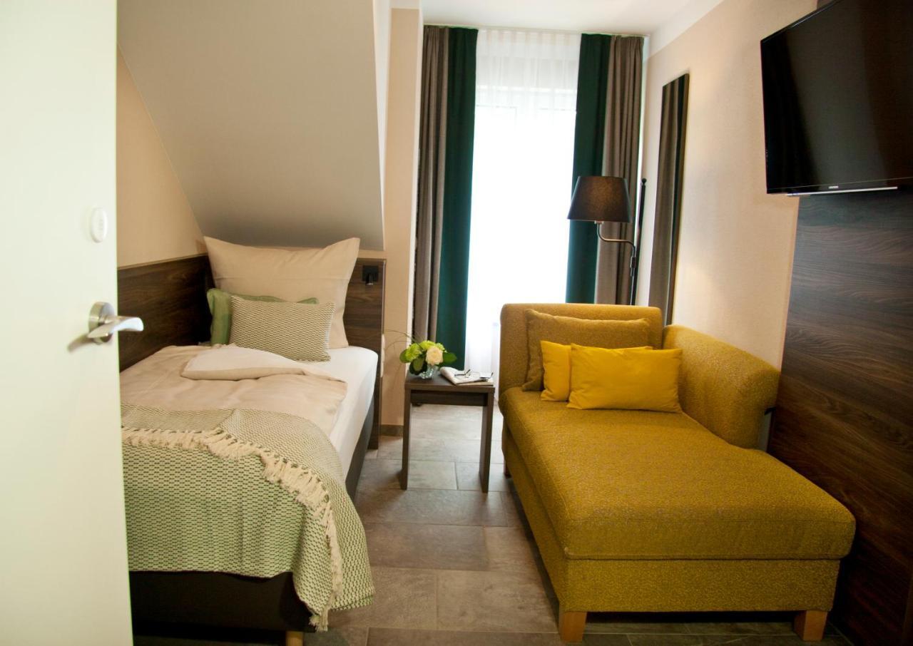 Hotel Am Moosrain Garni 艾汀 外观 照片