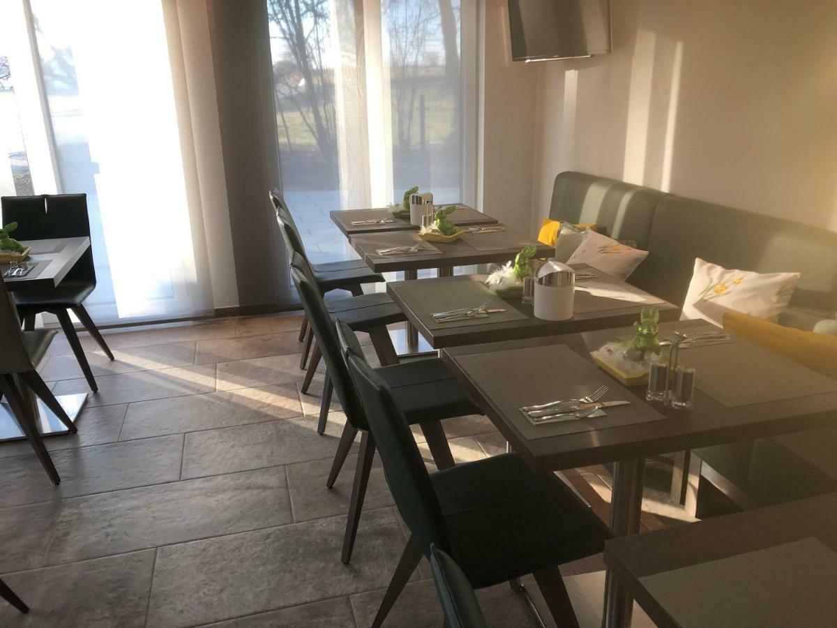 Hotel Am Moosrain Garni 艾汀 外观 照片